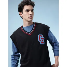 glitchez Men Applique Detail Relaxed Sweater Vest-picture-41