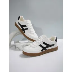 glitchez Men Colourblocked Sneakers-picture-37