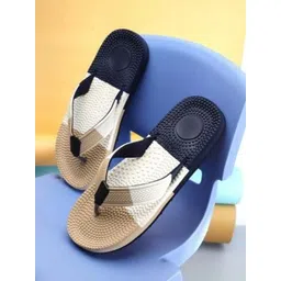 glitchez Men Colourblocked Thong Flip-Flops-picture-38