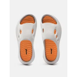 glitchez Men Cut-Out Solid Sliders-picture-19