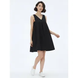 glitchez V-Neck Smocked Shift Dress-picture-24