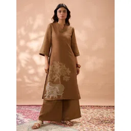 Globus Animal Printed V-Neck Bell Sleeves Thread Work Kurta With Palazzo-picture-29