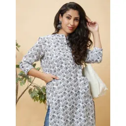 Globus White & Blue Cotton Printed Kurta-picture-40