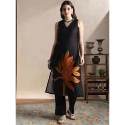 Globus Women Floral Printed V-Neck Straight Kurta with Trousers-picture-24