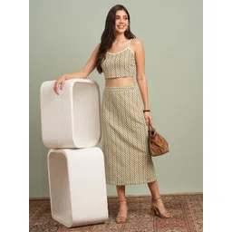 Globus Women Off White V-Neck Shoulder Strap Abstract Print Crop Top With Skirt Co-Ords-picture-30