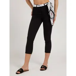 Guess Black Solid Capri Jeans-picture-12