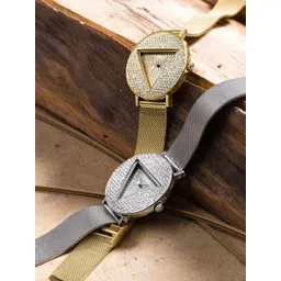 GUESS Women Embellished Dial & Bracelet Style Straps Analogue Watch GW0477L2-picture-30