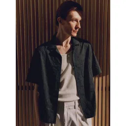 H&M Regular Fit Embroidered Resort Shirt-picture-10