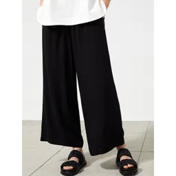 H&M Women Black Cropped Pull-On Trousers-picture-38