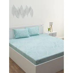 HAPPY HUES Blue & White Floral Printed 180 TC King Size Bedsheet With 2 Pillow Covers-picture-10