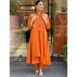 HARIYALI Women Embroidered Regular Thread Work Pure Cotton Kurta with Palazzos & With Dupatta-picture-23