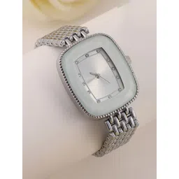 HAUTE SAUCE by Campus Sutra Women Embellished Dial & Stainless Steel Bracelet Style Straps Analogue Watch-picture-27