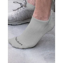 Heelium Men Pack of 3 Odour-Free Breathable Anti-Bacterial Bamboo Ankle Length Socks image 5