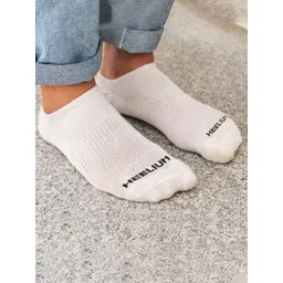 Heelium Men Pack of 3 Odour-Free Breathable Anti-Bacterial Bamboo Ankle Length Socks image 3