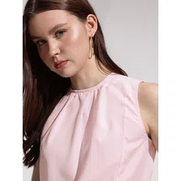 her by invictus Solid Pleated Detail Top-picture-15