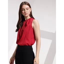 her by invictus Solid Pleated Detail Top-picture-19