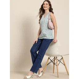 HERE&NOW Floral Printed V-Neck Kurti-picture-24