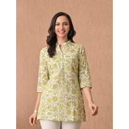 HERE&NOW Floral Printed V-Neck Pure Cotton Kurti-picture-32