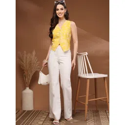 HERE&NOW Floral Printed V-Neck Pure Cotton Kurti-picture-31