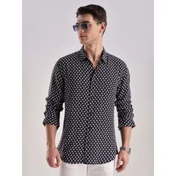 HERE&NOW Men Slim Fit Opaque Striped Casual Shirt image 1