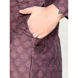 HERE&NOW Men Striped Jacquard Kurta image 2