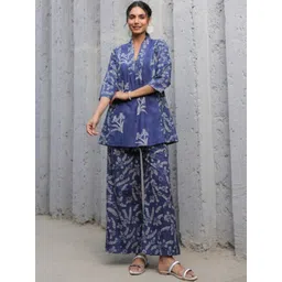 HERE&NOW Women Floral Printed Pleated Kurta with Trousers-picture-34