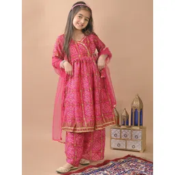 Here&Now X Kinder Kids Girls Bandhani Printed Angrakha Gotta Patti Kurti with Palazzos & With Dupatta-picture-34