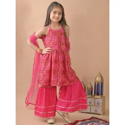Here&Now X Kinder Kids Girls Bandhani Printed Regular Kurta with Sharara & With Dupatta-picture-30