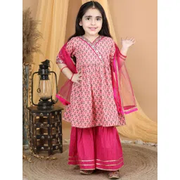Here&Now X Kinder Kids Girls Ethnic Motifs Printed Empire Sequinned Pure Cotton Kurta with Salwar & With-picture-31