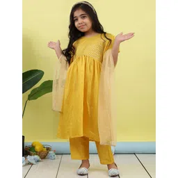 Here&Now X Kinder Kids Girls Floral Printed Regular Pure Cotton Kurti with Trousers & With Dupatta-picture-28