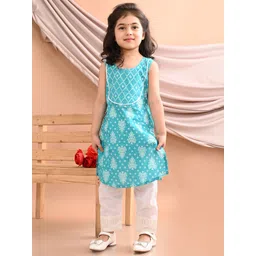 here&now x kinder kids Kinder Kids Girls Floral Printed Regular Pure Cotton Kurti with Palazzos-picture-35