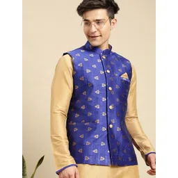 here&now x sanwara Sanwara Men Beige Kurta with Churidar & Nehru Jacket-picture-30