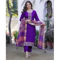 hetvi creation Women Embroidery Straight Kurta Set-picture-23