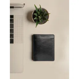 Hidesign Men Black Leather Three Fold Wallet image 1