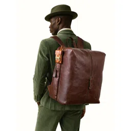 Hidesign Men Textured Leather Messenger Bag-picture-15