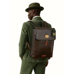 Hidesign Men Textured Leather Messenger Bag-picture-13