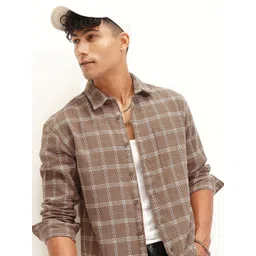 HIGHLANDER Checked Spread Collar Cotton Relaxed Fit Shirt-picture-40