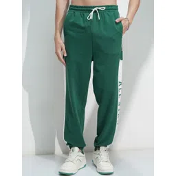 HIGHLANDER Men Cotton Printed Low-Rise Relaxed Fit Cargos Trousers-image-46