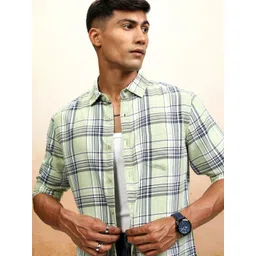 HIGHLANDER Men Cutaway Collar Checked Cotton Casual Shirt-picture-42
