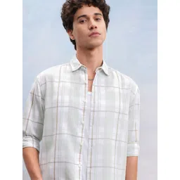 HIGHLANDER Men Cutaway Collar Checked Cotton Relaxed Fit Casual Shirt-picture-15