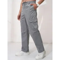 HIGHLANDER Men Loose Fit Cargos Trousers image 4