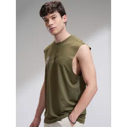 HIGHLANDER Men Relaxed Fit Round Neck Sleeveless Knitted Top-picture-35