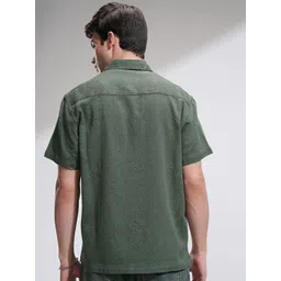 HIGHLANDER Men Relaxed Fit Spread Collar Solid Cotton Casual Shirt image 5