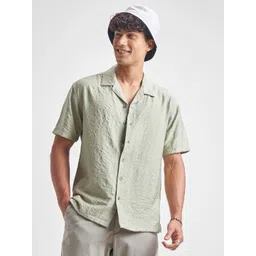 HIGHLANDER Men Relaxed Fit Textured Cuban Collar Casual Shirt-picture-40