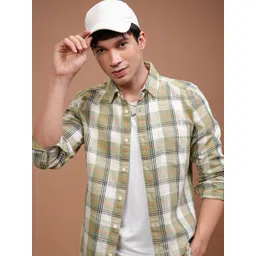 HIGHLANDER Men Slim Fit Cutaway Collar Tartan Checked Cotton Casual Shirt-picture-37