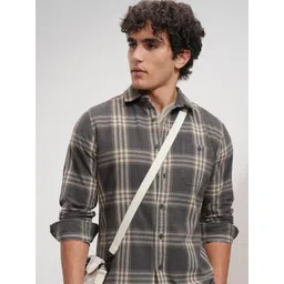 HIGHLANDER Men Slim Fit Spread Collar Tartan Checked Cotton Casual Shirt-picture-15