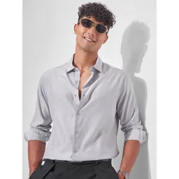 HIGHLANDER Men Solid Spread Collar Casual Shirt-picture-14