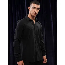 HIGHLANDER Men Solid Spread Collar Casual Shirt image 4
