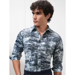 HIGHLANDER Men Spread Collar Abstract Printed Formal Shirt-picture-40