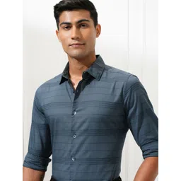 HIGHLANDER Men Spread Collar Horizontal Striped Cotton Casual Shirt-picture-13